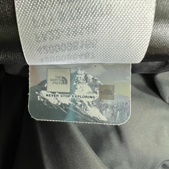 The North Face Men’s 1996 Retro Nuptse 700 Fill Goose Down Jacket - Picture 7 of 11